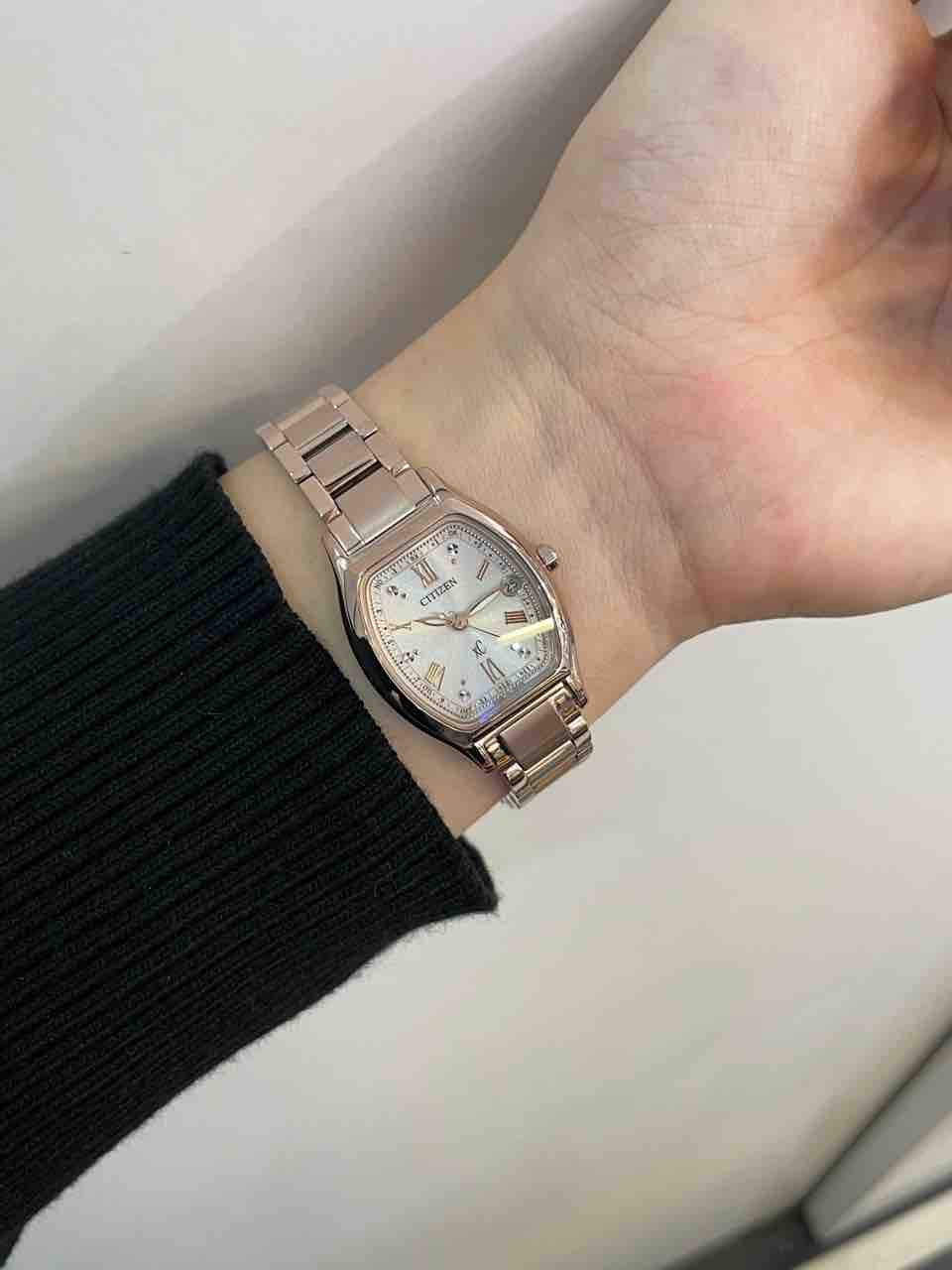 xC】肌に優しいサクラピンク×やわらかなラメ文字盤【ES9354-69B