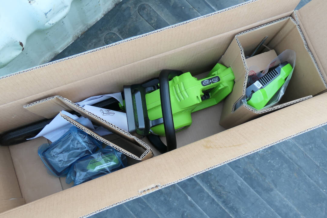 Greenworks(グリーンワークス) 24V充電式電動チェーンソー Amazon | Greenworks(グリーンワークス) 24V充電式電動