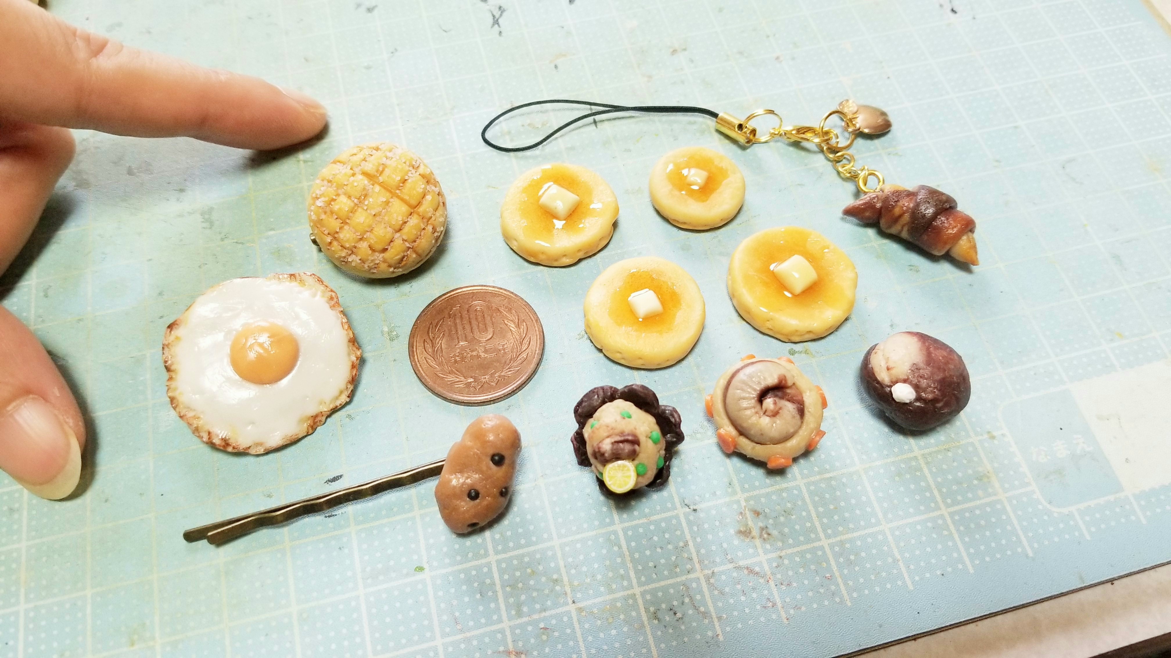 ミニチュアフードおばの作品樹脂粘土パンホットケーキ目玉焼き