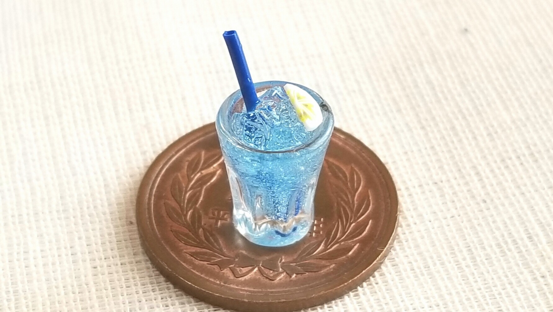 夏に合う冷たい飲み物ドリンクブルージュース炭酸美味しいお洒落な