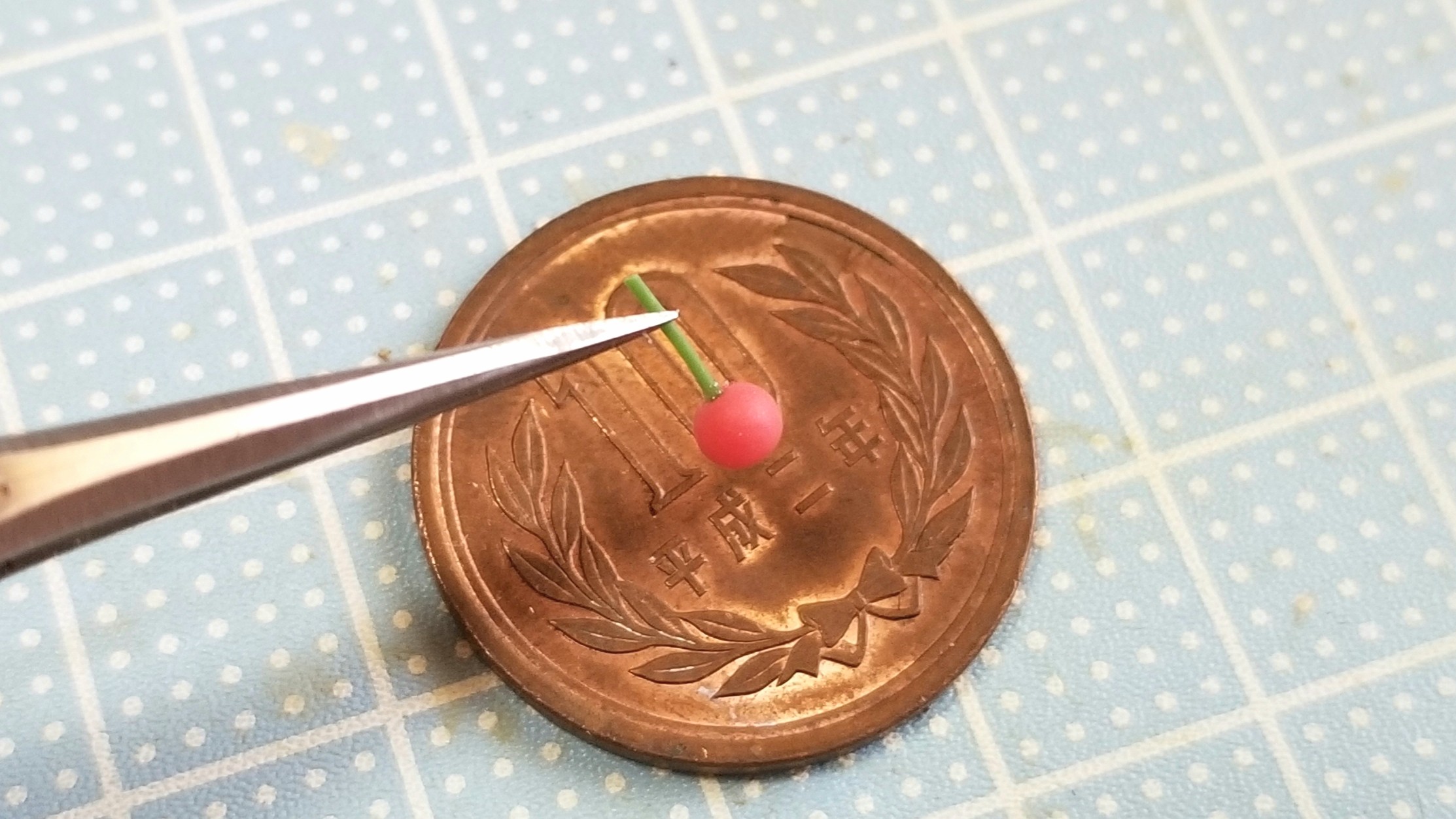 さくらんぼの作り方 続 接着 樹脂粘土で作るミニチュアフード ドールサイズ よもぎの幸せ ミニチュアフード作家 の日常生活