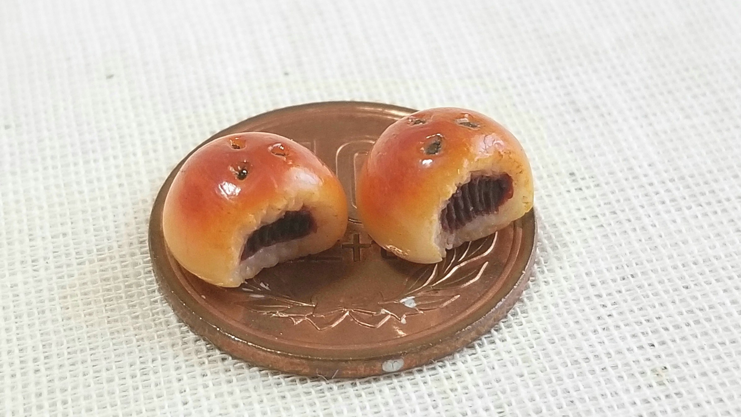 あんぱん,パン,ミニチュアフード,あんこぎっしり,ドール用小物,玩具