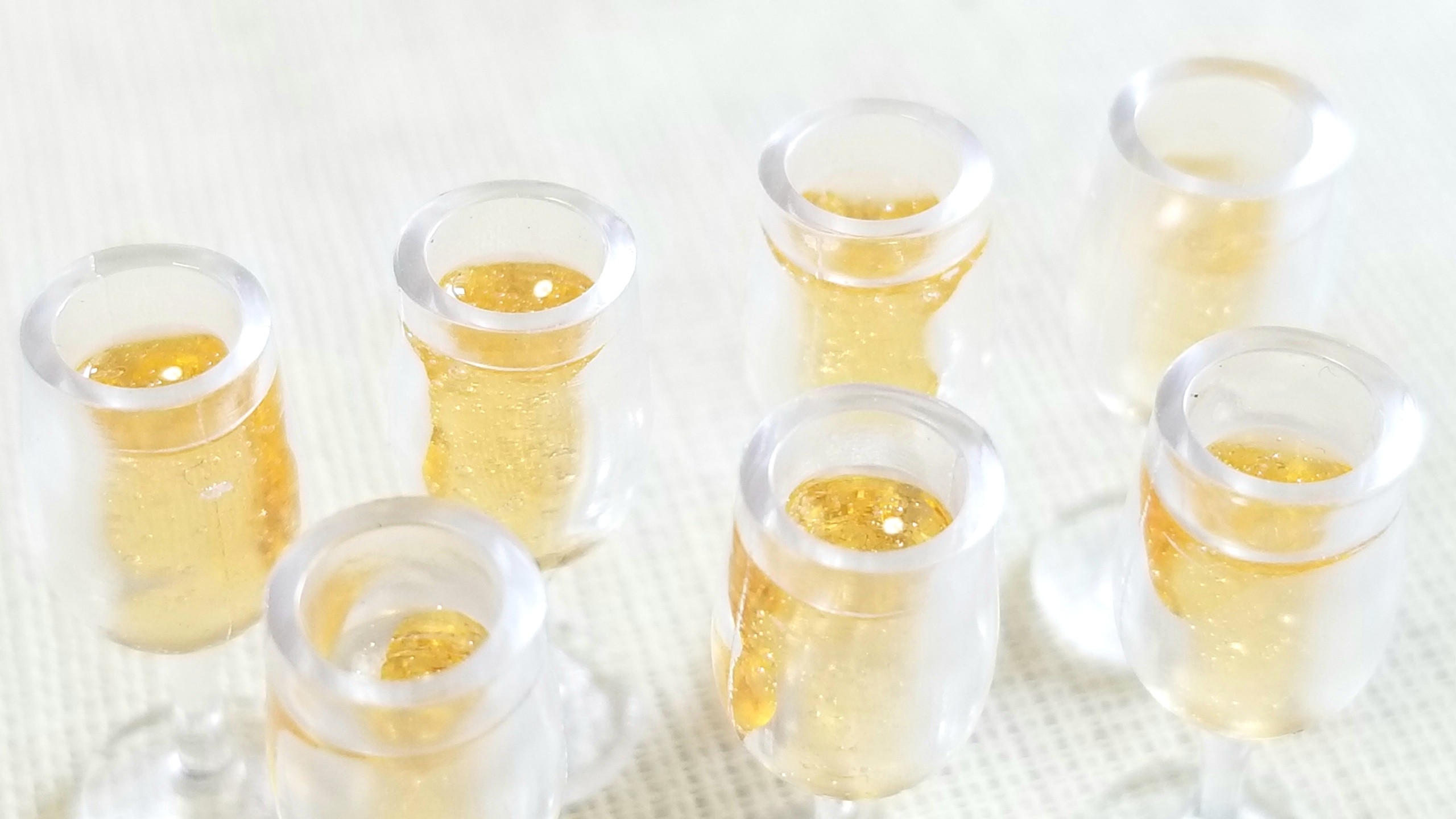 おすすめおもちゃシャンパン白金色ワイン高級飲みやすいのどごし抜群