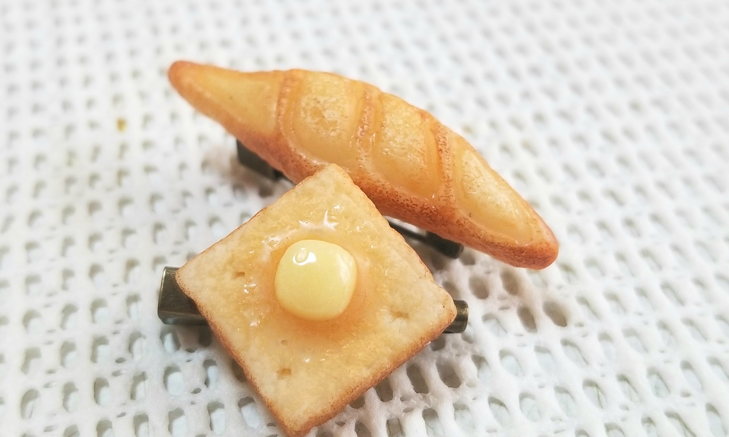 ブローチ,ミンネ,販売中,ミニチュアフード,コサージュ,パン,粘土