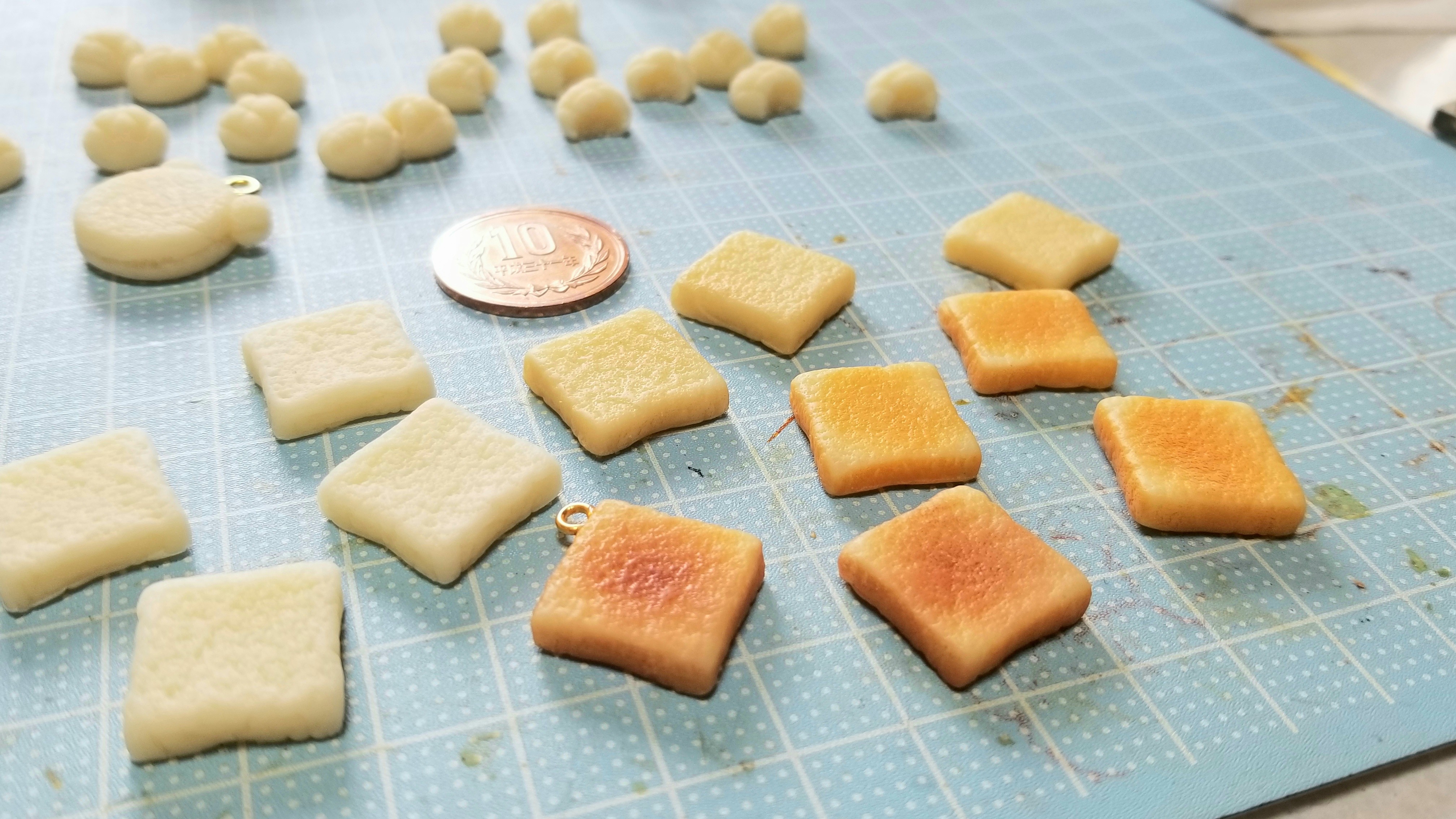 食パントーストこんがり焼きたて美味しい人気商品樹脂粘土アート