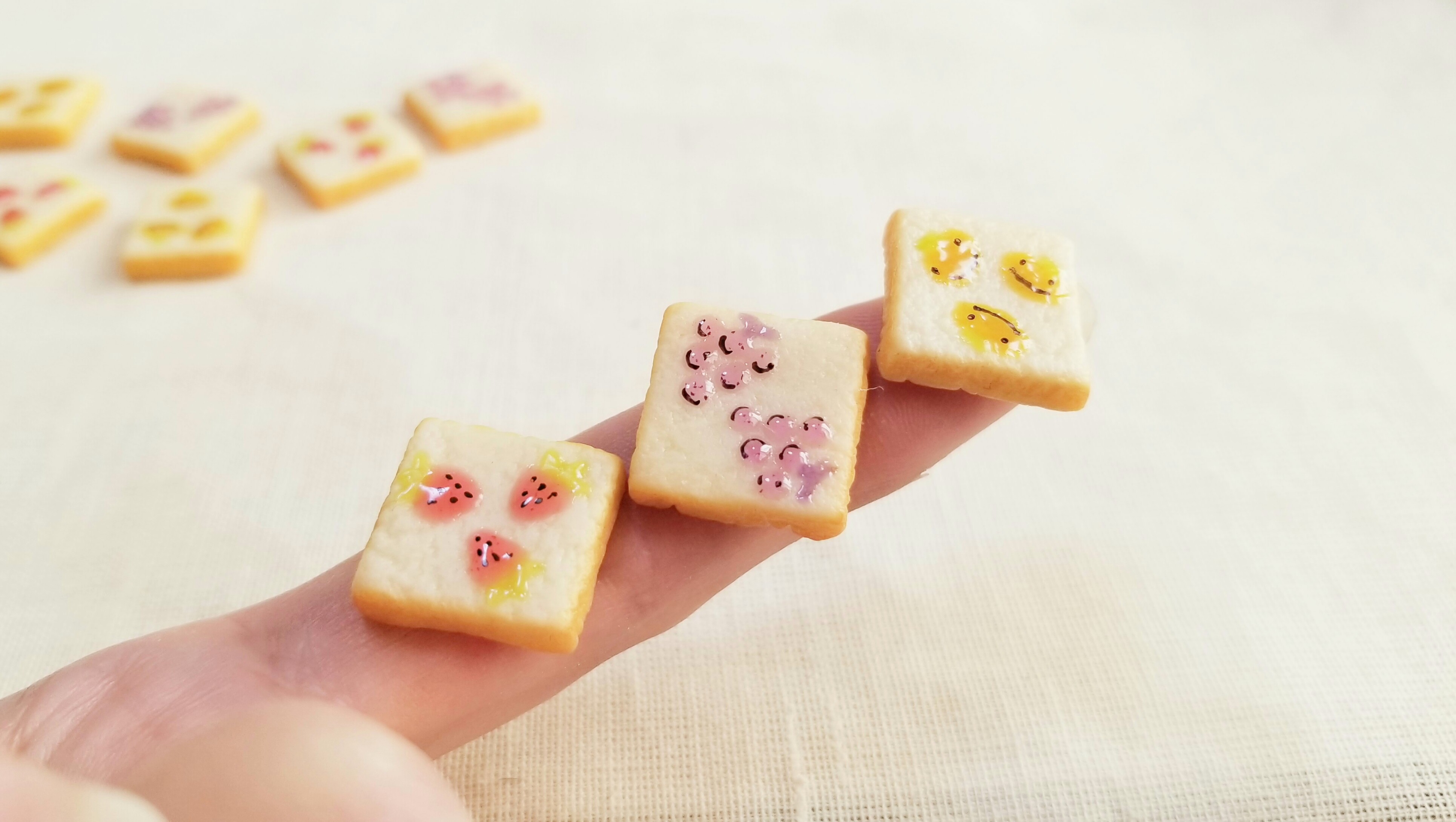 かわいいドール用小物ミニチュア食パンおすすめ人気柄トーストミンネ