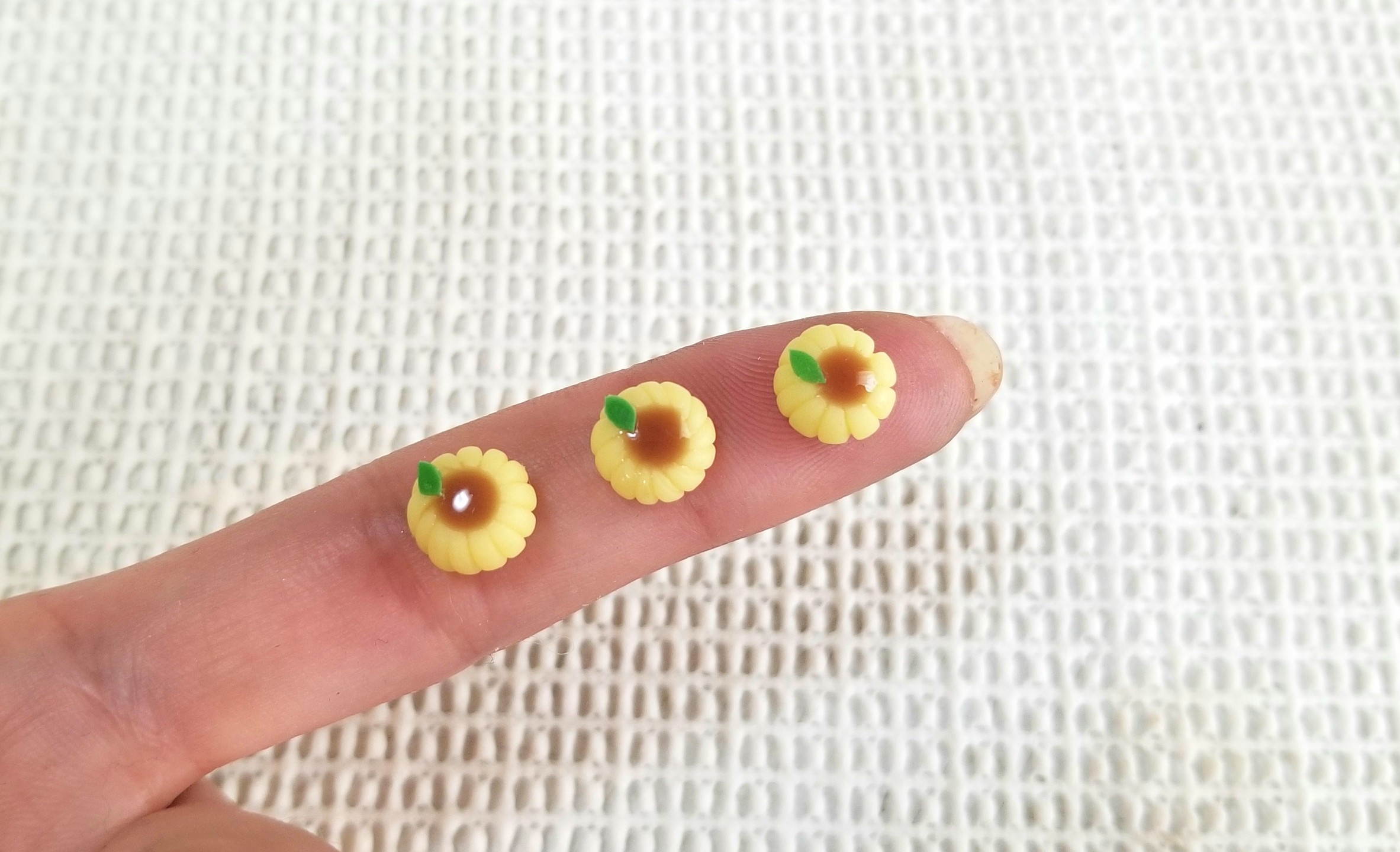 ミニチュアフード,ひまわり,和菓子,練りきり,樹脂粘土,シルバニア