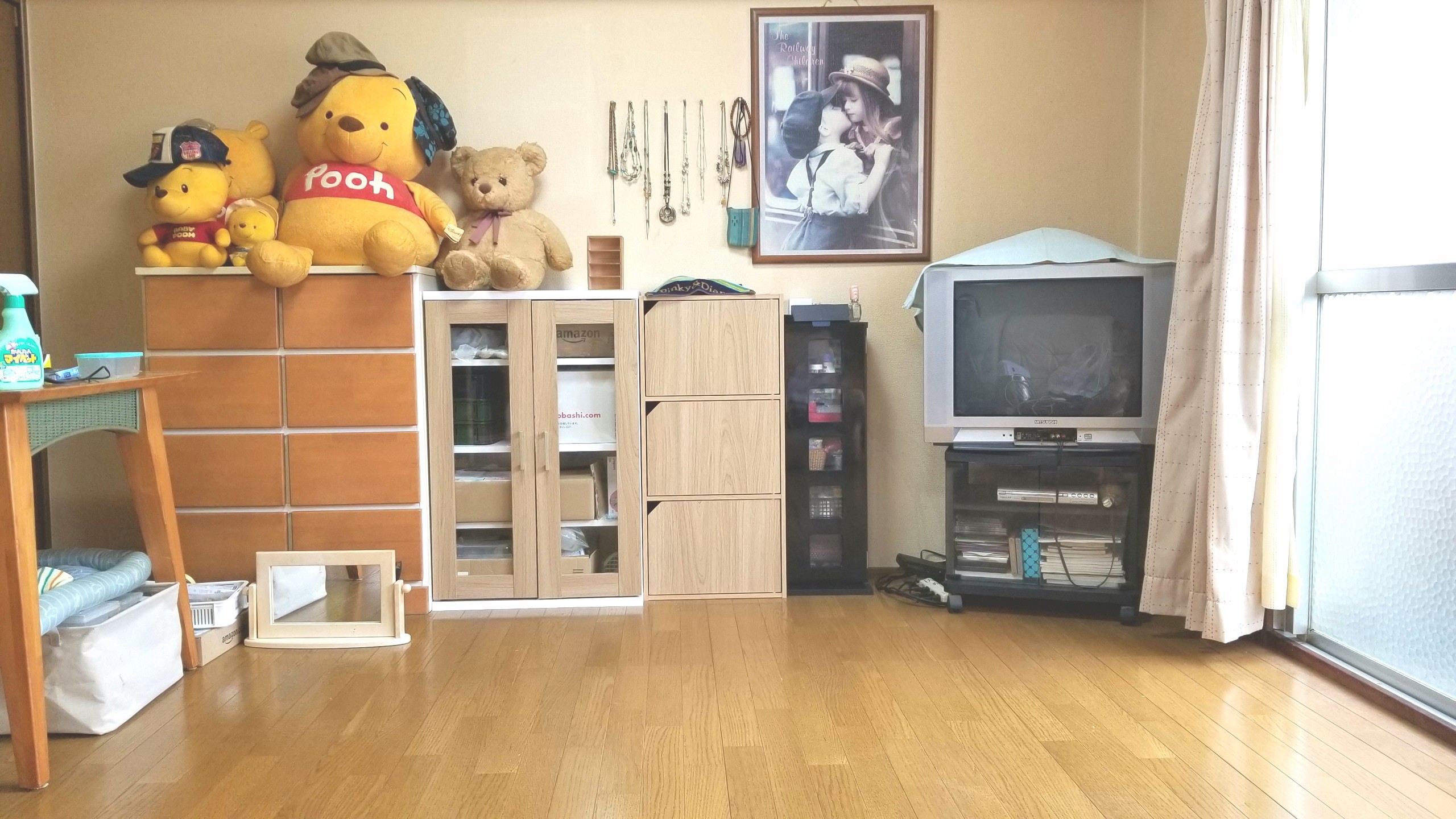部屋の大掃除,綺麗に片付け,ブラウン管テレビ,ミニチュアフード作家
