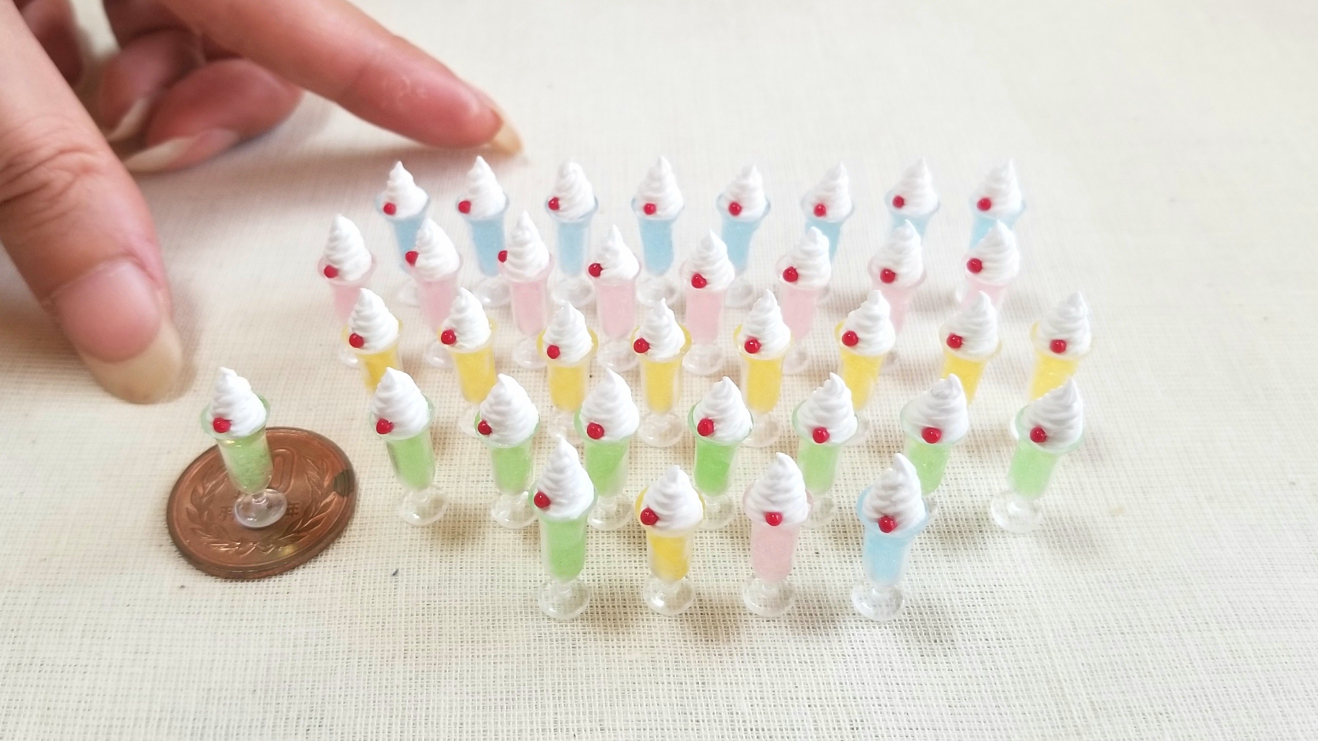 クリームソーダフロート,お洒落ジュース,可愛いドリンク,ミニチュア