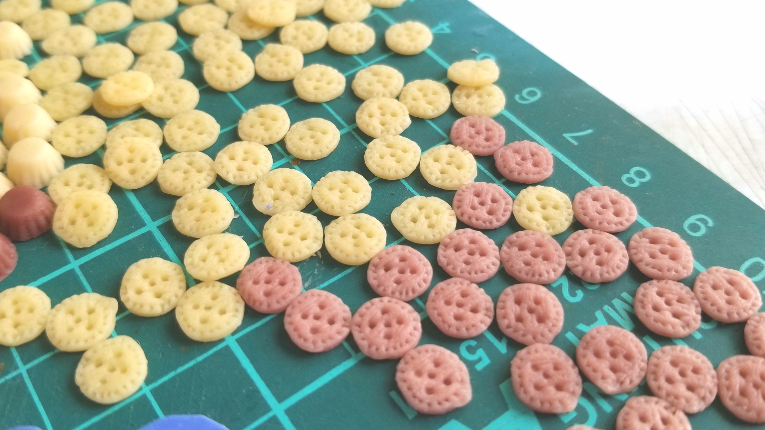 ミニチュア,ボタン柄クッキーサンド,作り方,樹脂粘土,食品サンプル
