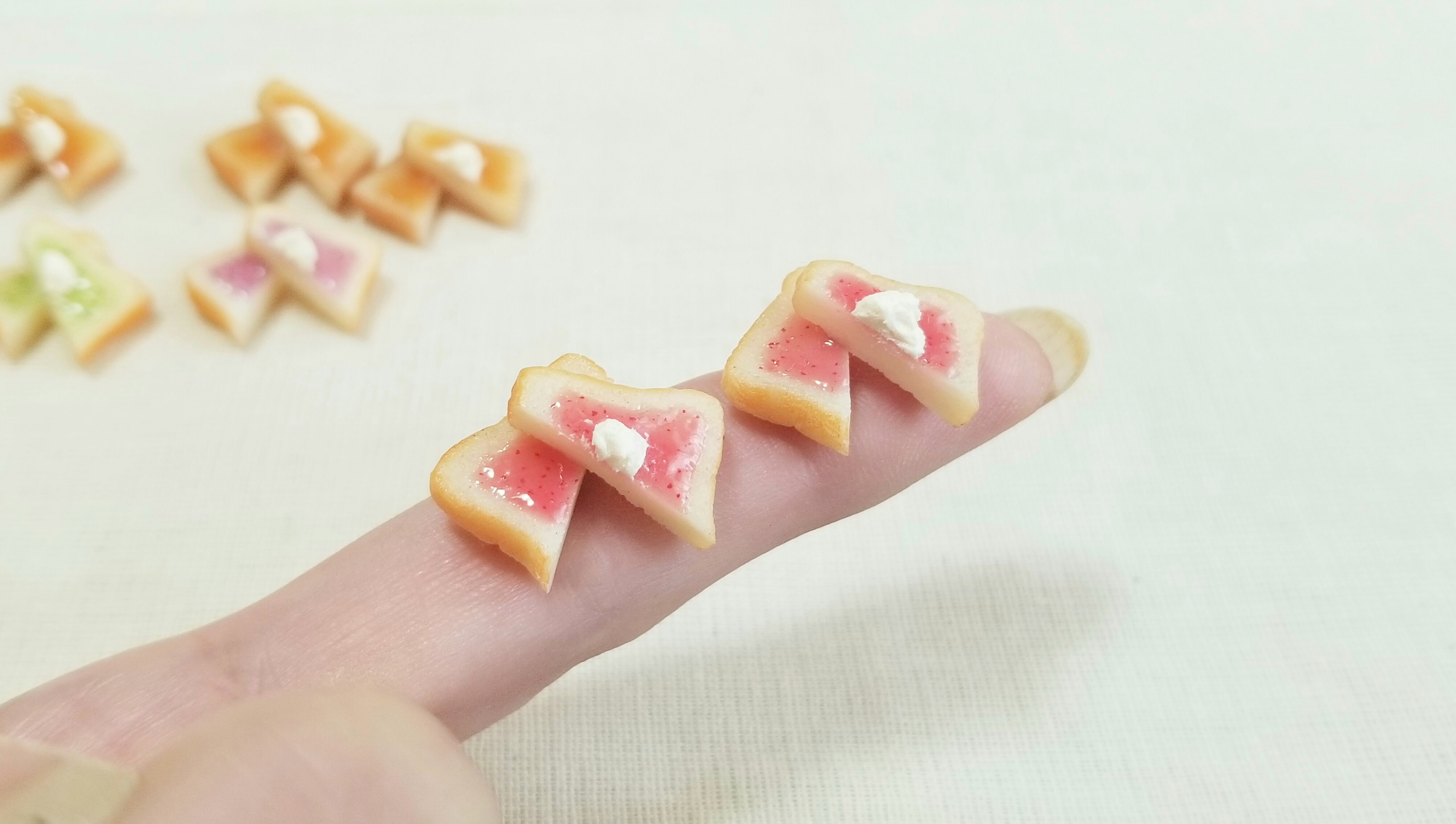 ミニチュア粘土アート作品かわいい小物小さい食パンジャムあそび心