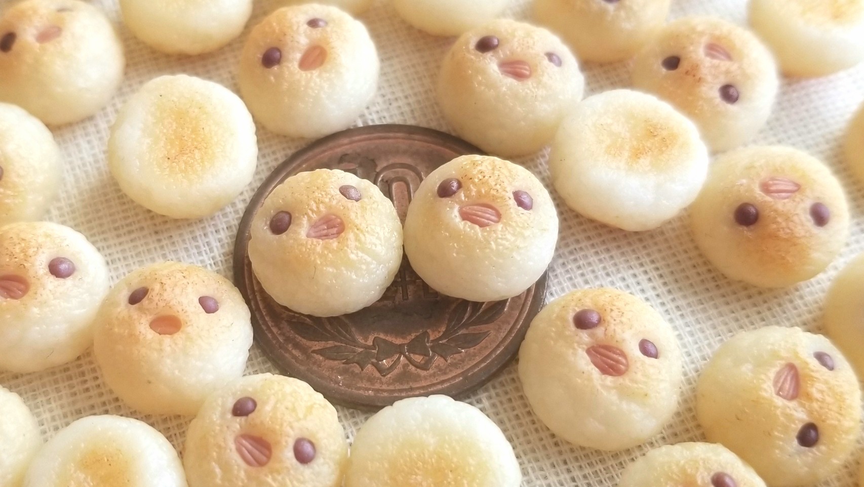小さい可愛いひよこのぴよパン,樹脂粘土,ミニチュアフード,ドール用