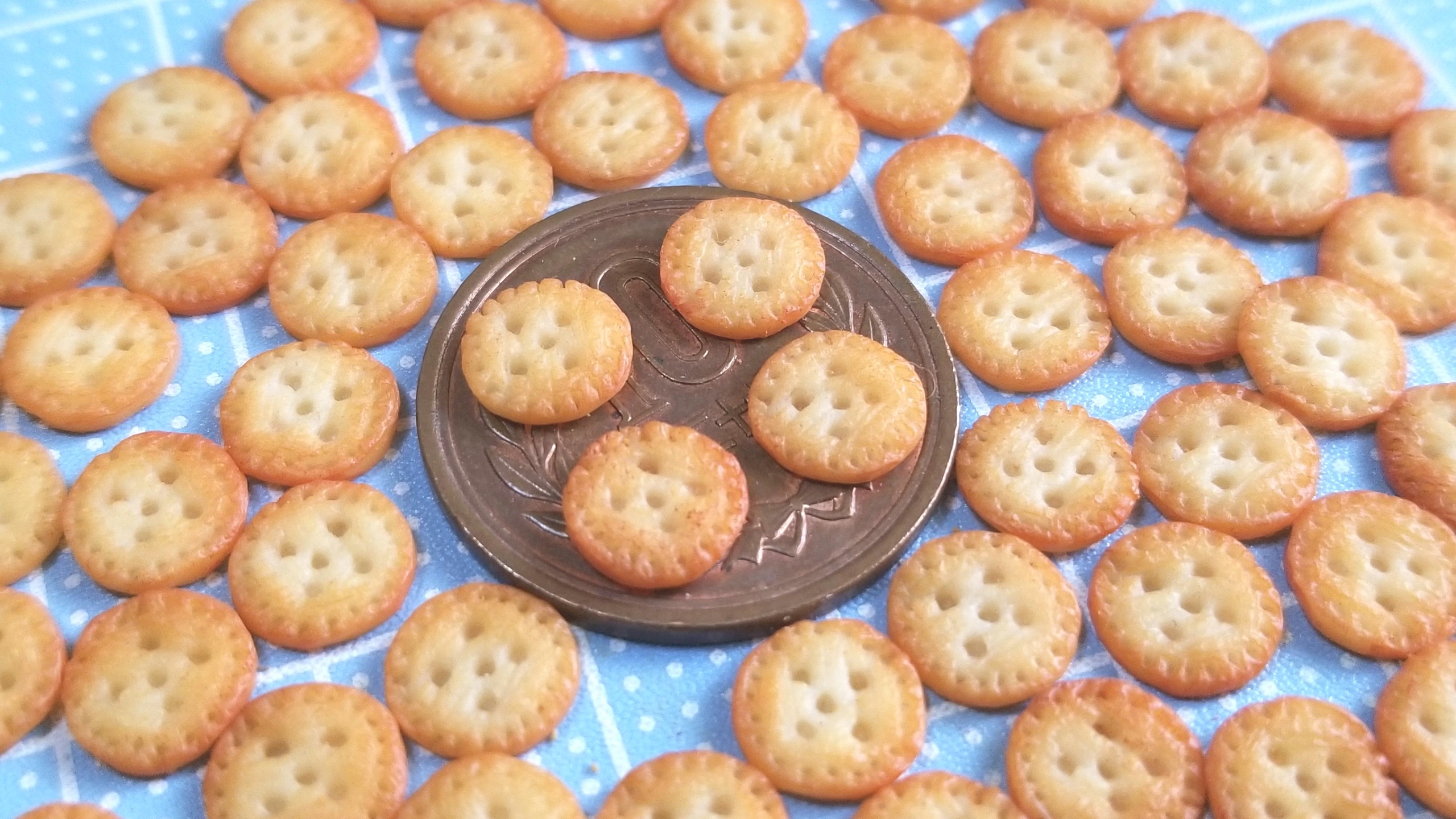 冷たいクッキーサンドアイスクリームの作り方 着色 よもぎのミニチュアフード よもぎの幸せ ミニチュアフード作家 の日常生活 冷たいクッキーサンドアイスクリームの作り方 着色 よもぎのミニチュアフード よもぎの幸せ ミニチュアフード作家 の日常生活