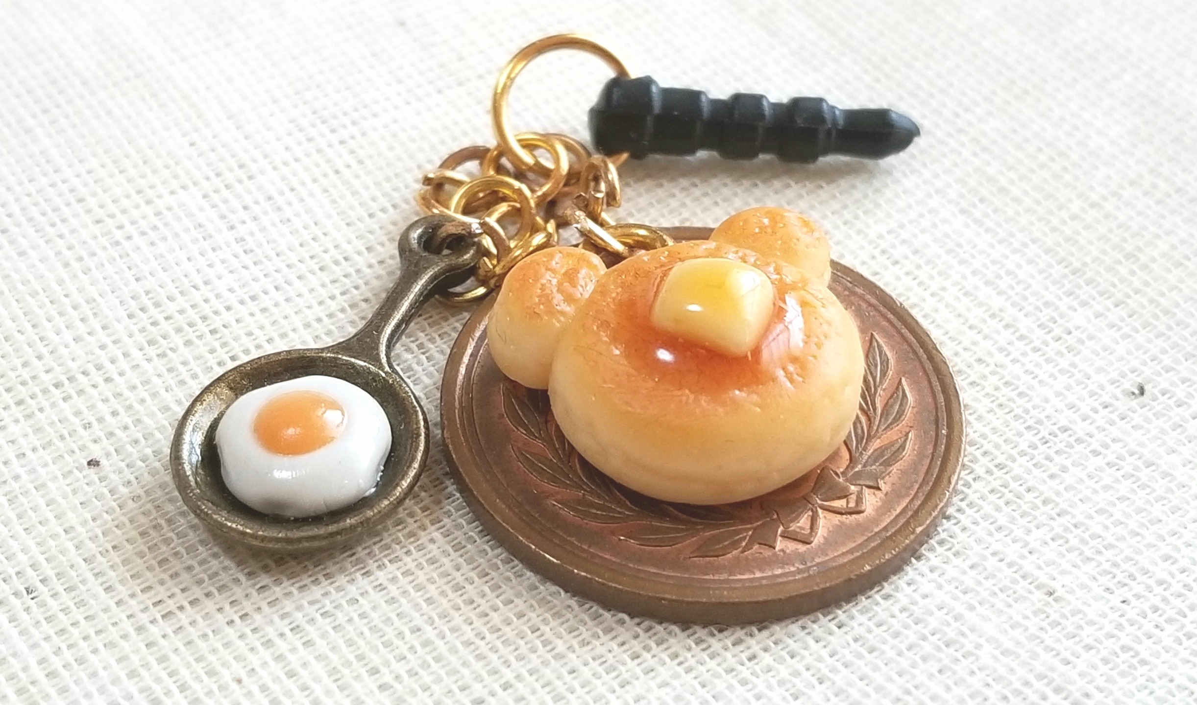 クマちゃんホットケーキ,目玉焼き,イヤホンジャック,アクセサリー