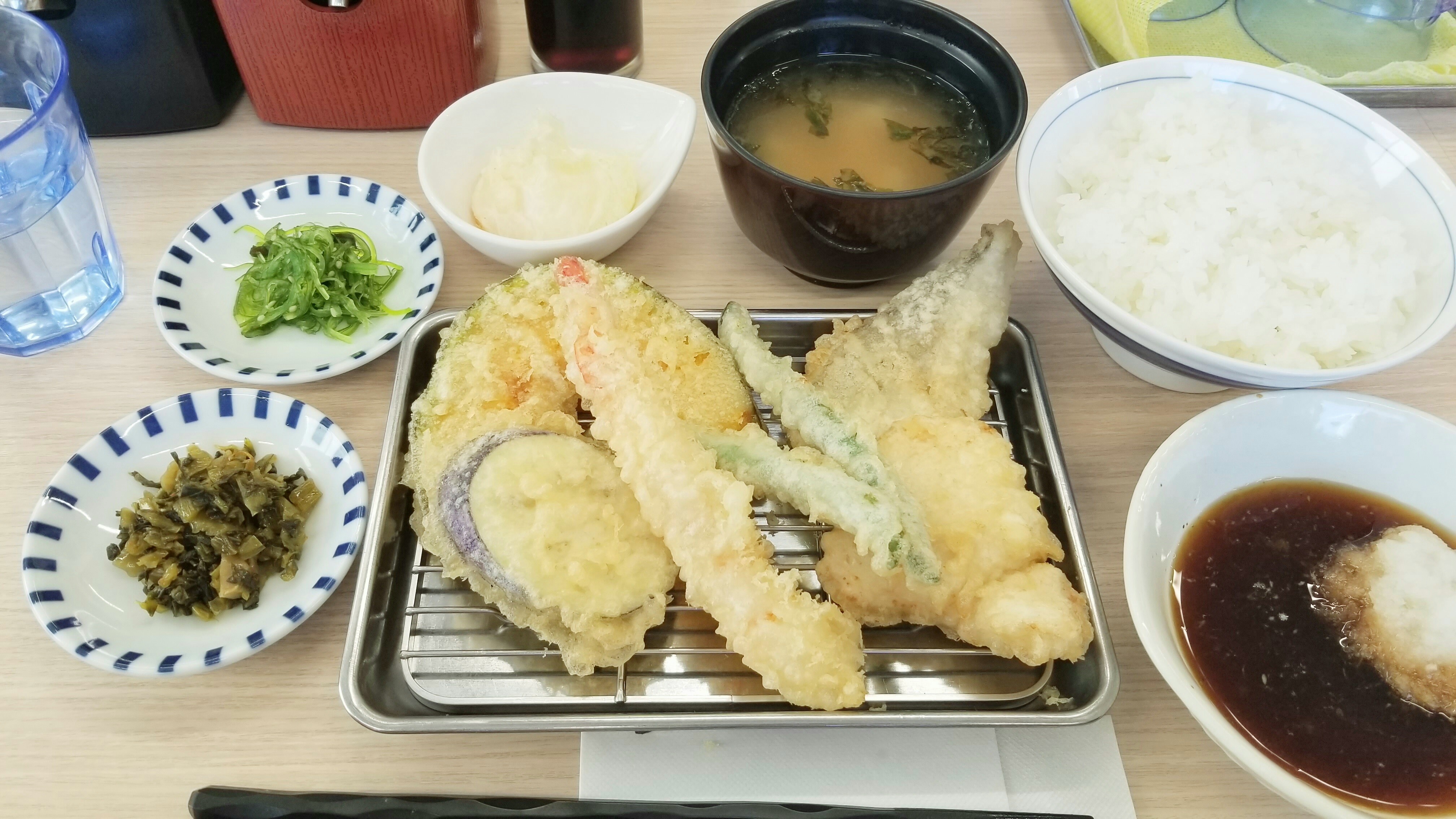 愛媛県四国ランチパスポート巡りおいしい揚げたて天ぷら定食人気