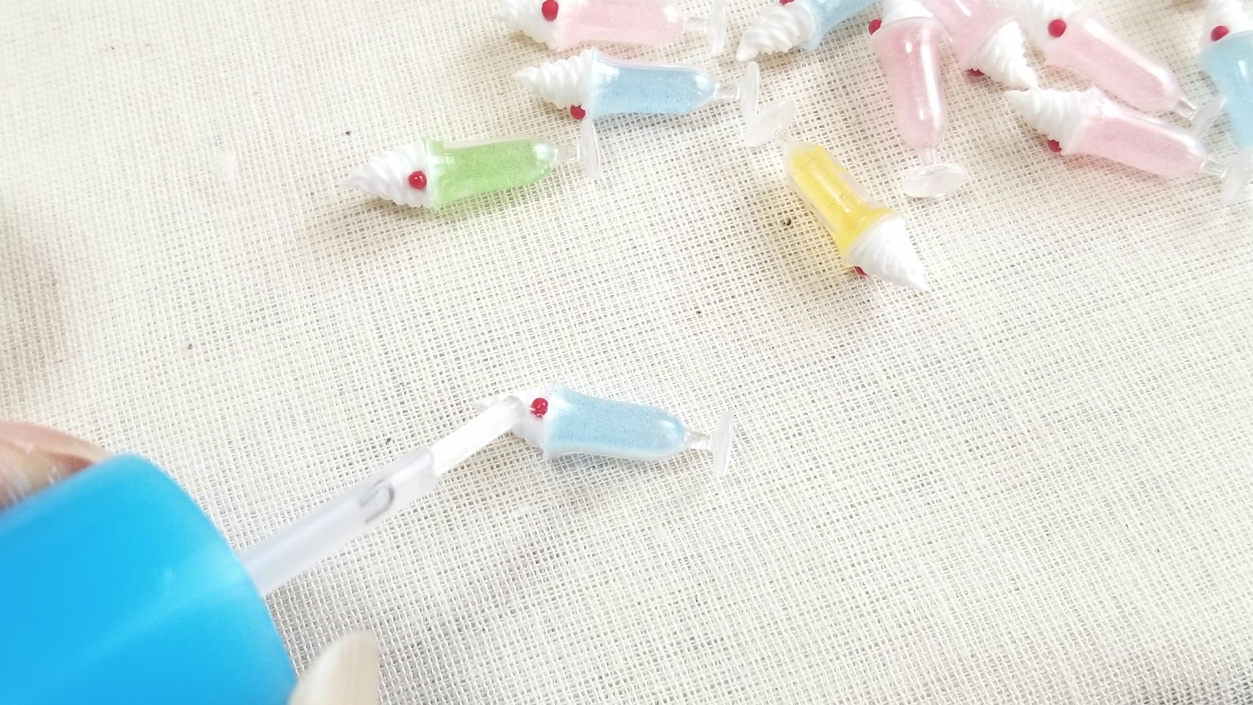 クリームソーダフロートの作り方,ニス塗り,レジン,ミニチュアフード