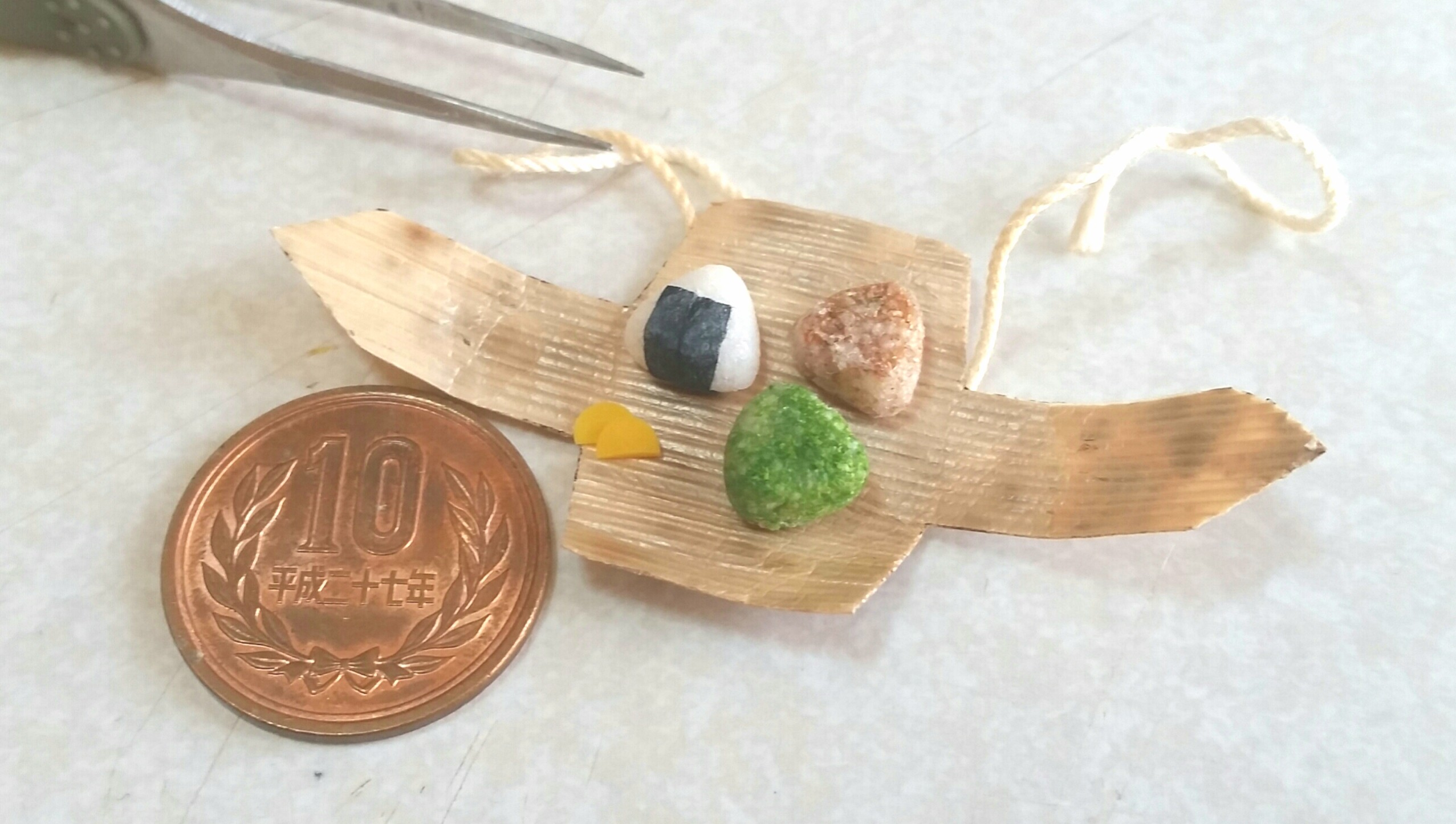 おにぎり,ミニチュアフード.樹脂粘土,美味しそう,可愛い,リアルな