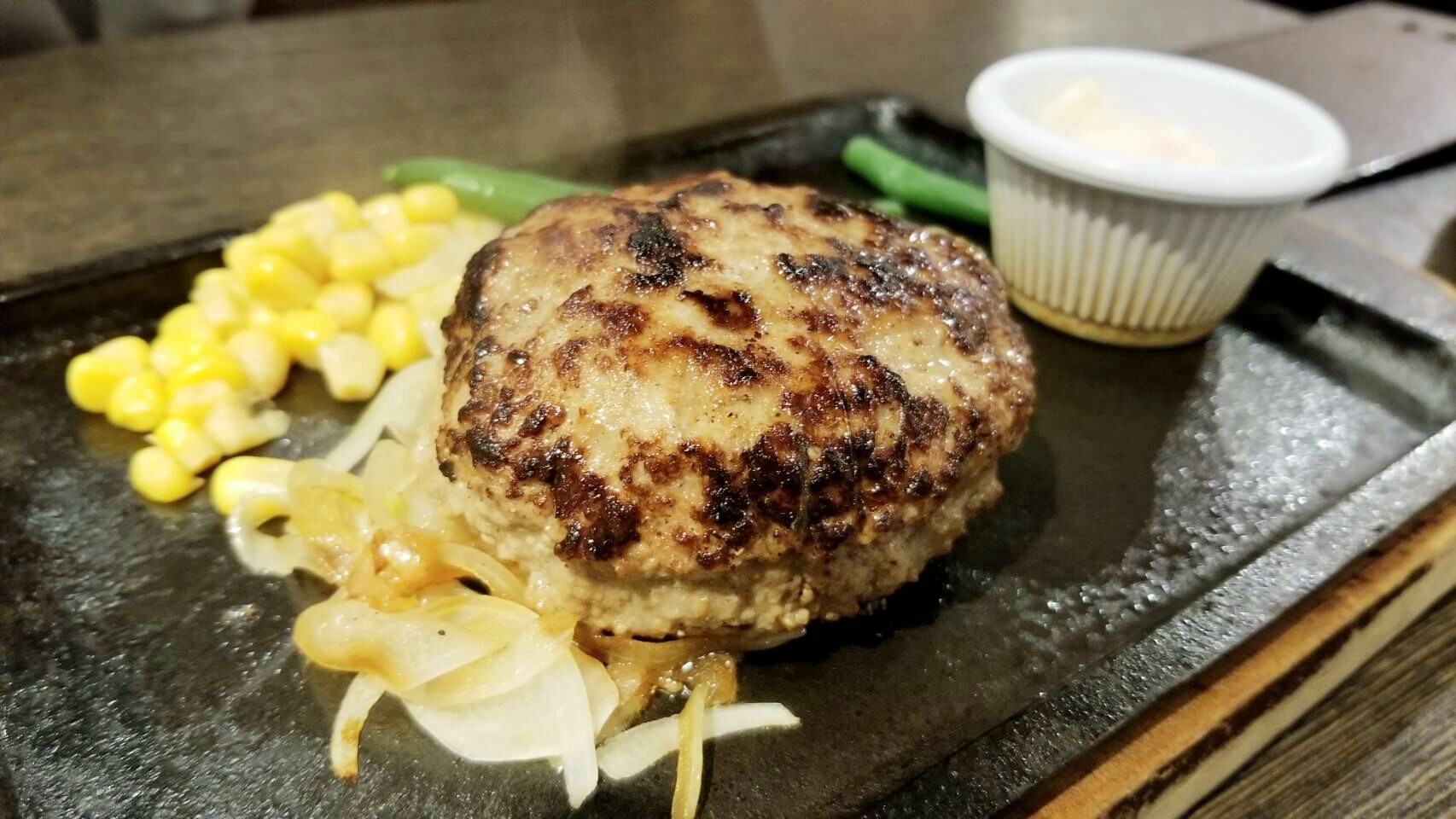 愛媛県松山市おいしいグルメランチハンバーグ安いワンコイン500円