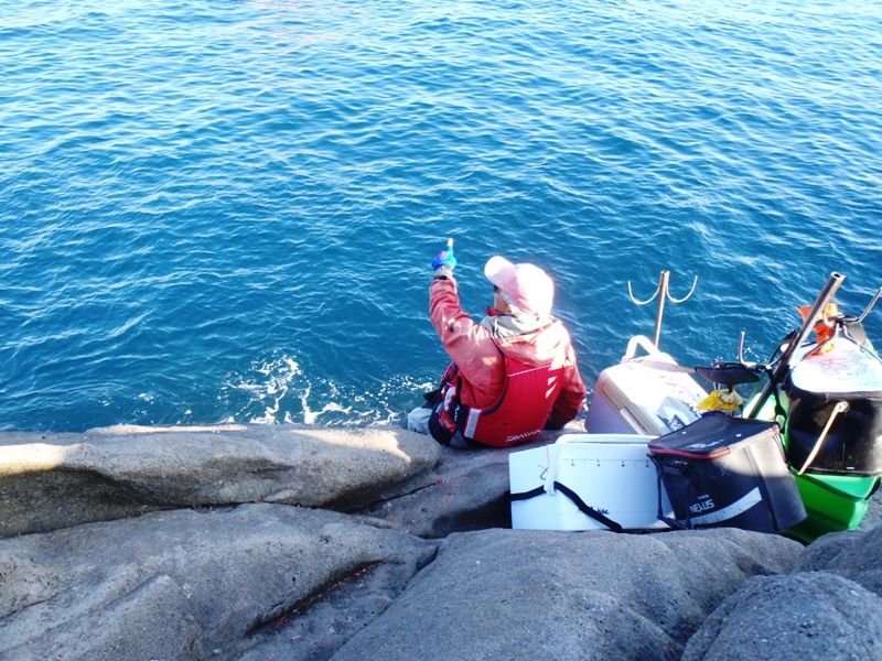 12月19日牟岐大島の磯釣り 稲妻さんを偲んで 重ちゃんの釣り紀行 12月19日牟岐大島の磯釣り 稲妻さんを偲んで 重ちゃんの釣り紀行