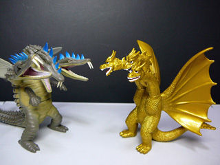 修正 ｓｒ三つ首竜 バンプレスト キングギドラ 怪獣フィギュアコレクター日記