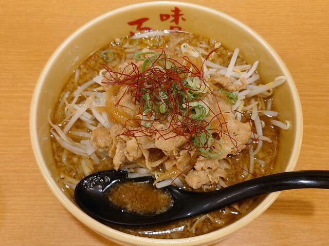 misoramen_momoan