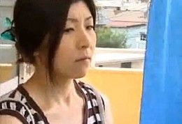 高齢熟女の専業主婦が浮気相手と自宅不倫でビクビク痙攣イキ！今井ゆり･川嶋あみ