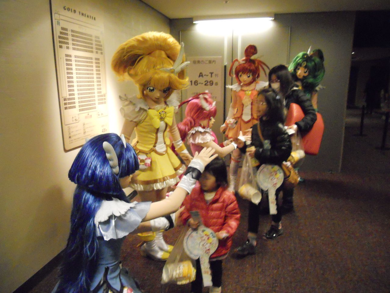 大ヒット公開中 映画 プリキュアオールスターズnew Stage みらいのともだち の公開を記念して スマイルプリキュア の5人がt ジョイ大泉にやってきました Tジョイ大泉ブログ