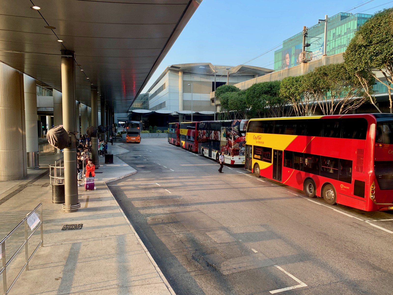 香港国際空港から市内に向かうエアポートバスの一部は 港珠澳大橋香港口岸経由へ 19年1月 沖田事務所のアジアなblog 香港国際空港から市内に向かうエアポートバスの一部は 港珠澳大橋香港口岸経由へ 19年1月 沖田事務所のアジアなblog