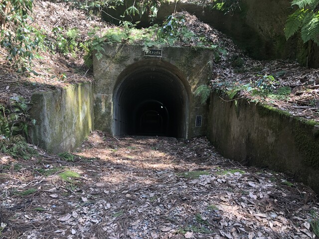 煮坪/熊沢トンネル : 日本観光ミシュラン 煮坪/熊沢トンネル : 日本観光ミシュラン