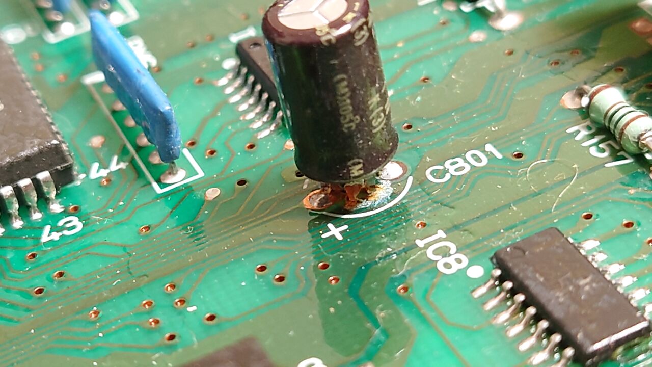 HCR32 ECU 電解コンデンサー液漏れ : 諸々極論派