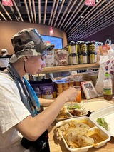 万博3回目お昼ごはんマレーシア-76