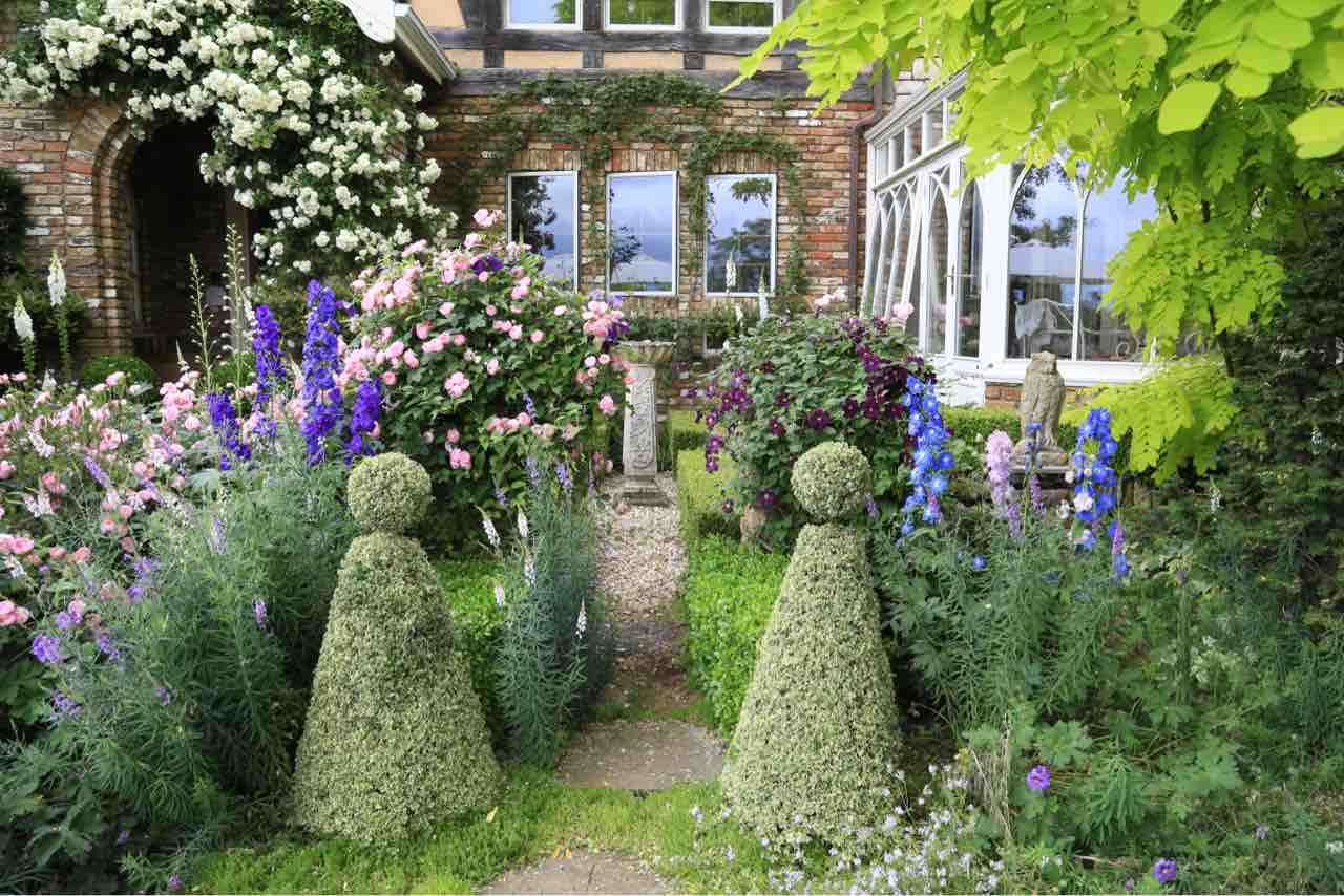 中部横断自動車道が市民の資産を目減りさせる イングリッシュガーデンと中部横断道の物語