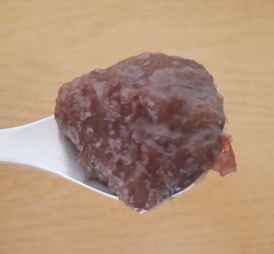 苺あんバターをスプーンですくった写真