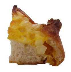 FRESHNESSパン工房のチーズフランスを焼いた写真