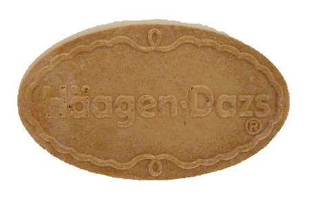 Haagen-Dazs(ハーゲンダッツ)のクリスピーサンドヘーゼルナッツラテのを裏から見た写真