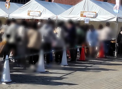 スコーン専門店 famfamの行列の写真