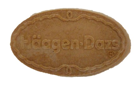 Haagen-Dazs(ハーゲンダッツ)のクリスピーサンドヘーゼルナッツラテのを上から見た写真