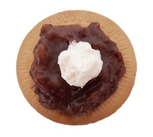 苺あんバターonビスケットの写真
