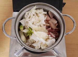煮る前の鍋の写真