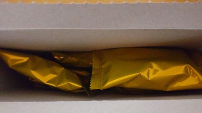 ドン・キホーテのPB情熱価格のマロンケーキの箱の中の写真