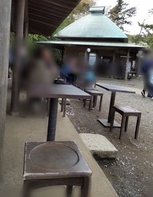 三溪園茶寮の座席の写真