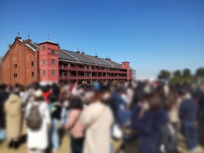 パンのフェス2023春in横浜赤レンガの行列の写真