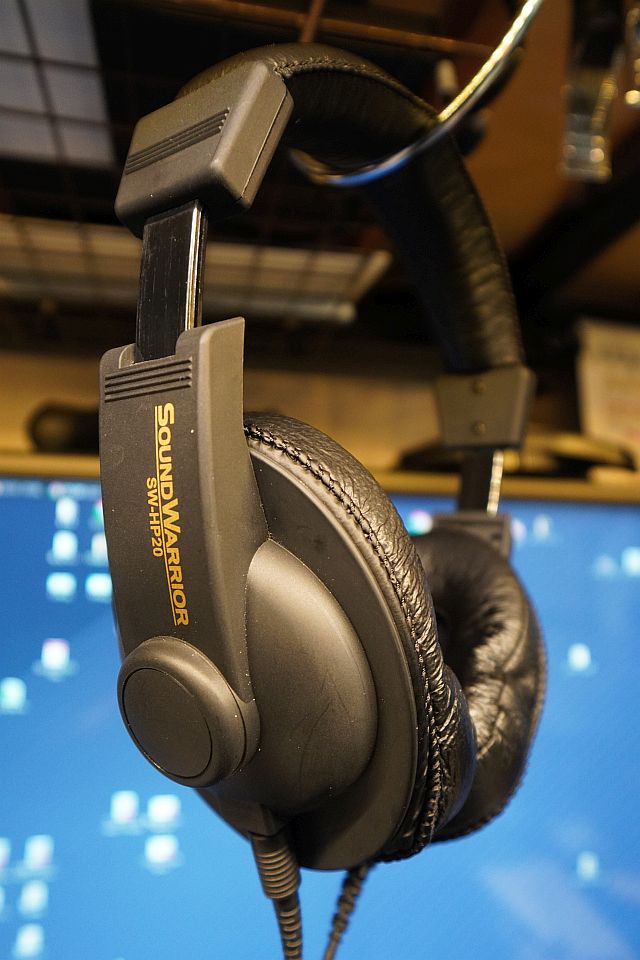 Amazon.co.jp: SOUNDWARRIOR プロフェッショナル 密閉型 エアー
