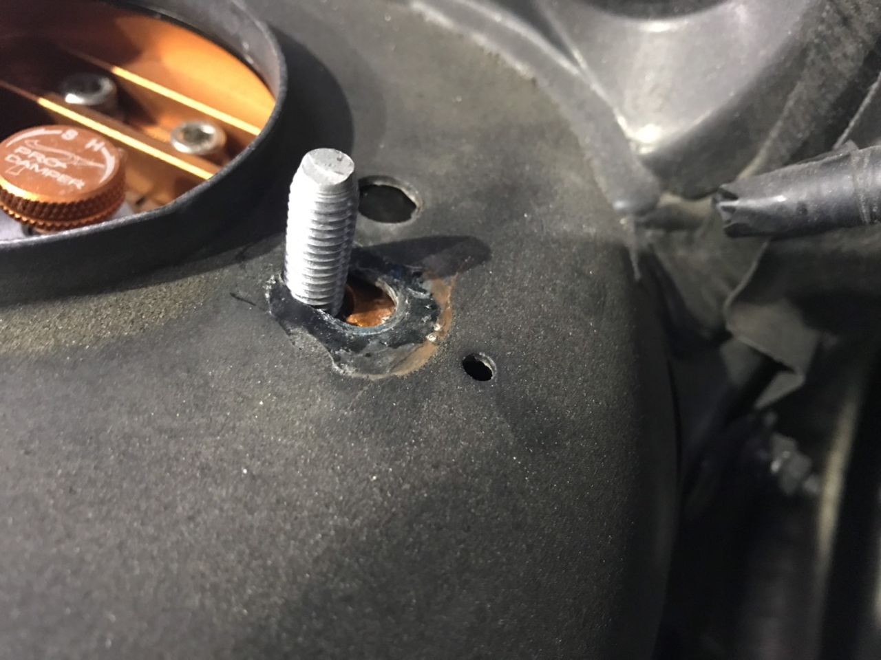 E46M3 ストラット クラック修理 : tksquareのblog