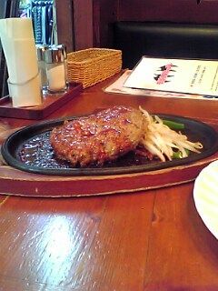 食べ物をおいしく撮ることがいかに難しいか。やってみてわかった。これじゃただの写真だ。おいしさが伝わってこない。とか思ってても具体的にどうしたらいいかはよくわからないのであった。。