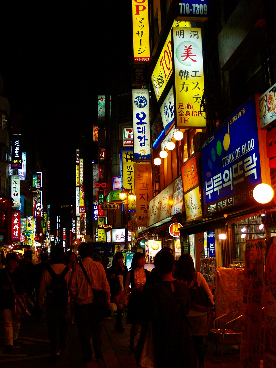 明洞は東京でいうと渋谷とか原宿みたいなもんかな ソウル 韓国 海外で見たもの