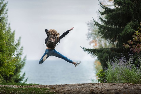 backpack-blonde-hair-blur-214574