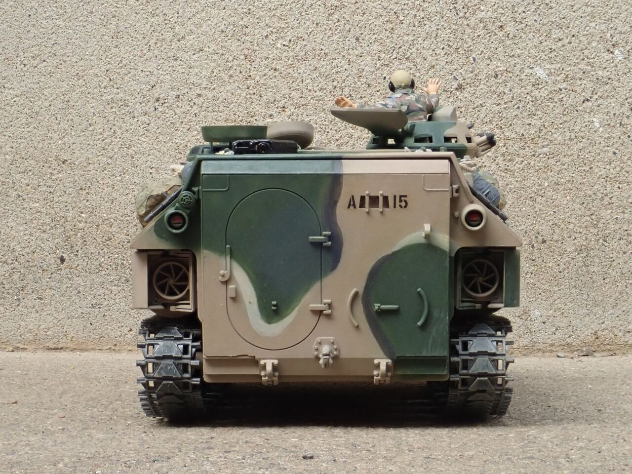 ◉水陸両用兵車 LVTP7A1 シードラゴン（TAMIYA 1/35 MM136
