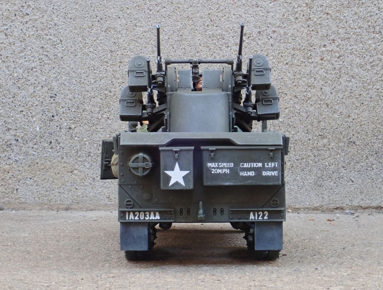 公式 【完成品】 タミヤ1/35 M16 ハーフトラック スカイクリーナー