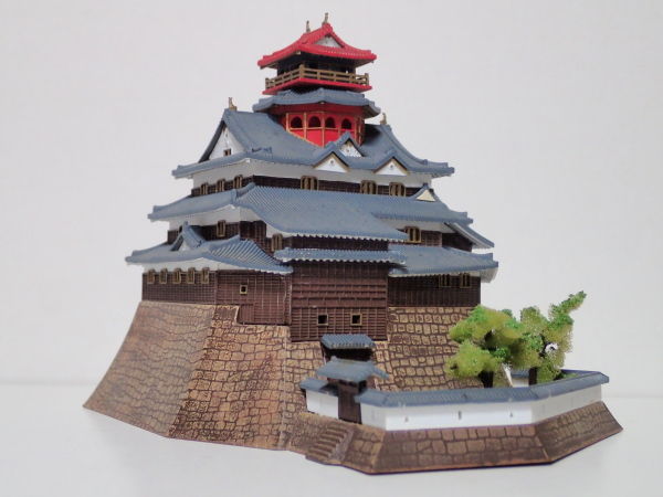安土城　プラモデル　組立済完成品 安土城 秋（紅葉）バージョン プラモデル 組立済完成品 - メルカリ